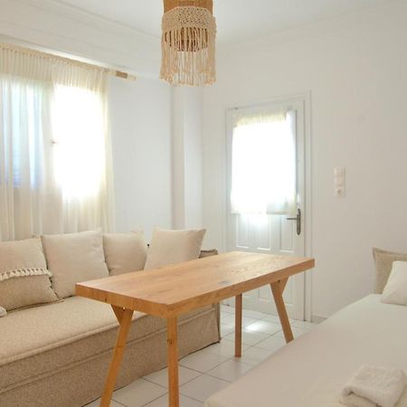 Hotel Apartments Giannis Adámas Extérieur photo
