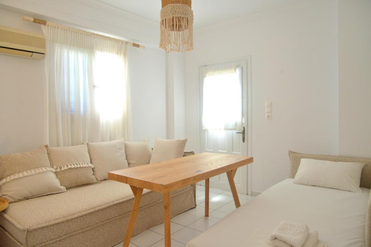 Hotel Apartments Giannis Adámas Extérieur photo