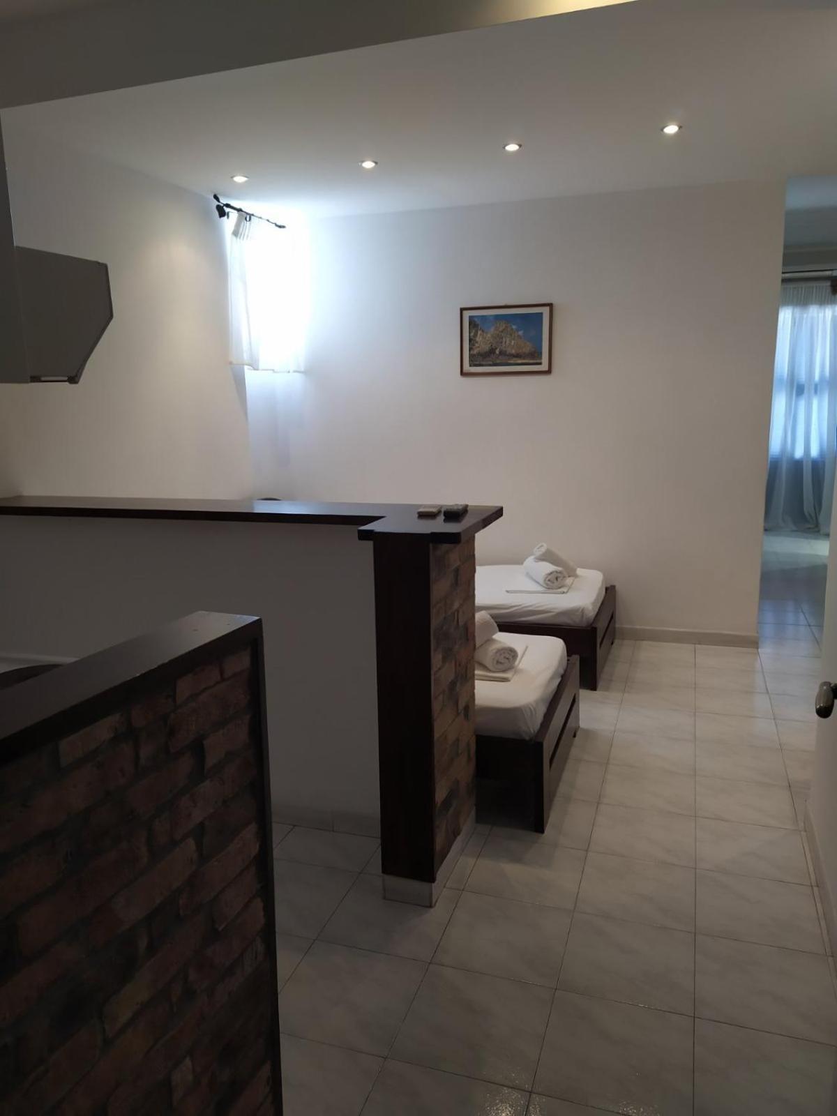 Hotel Apartments Giannis Adámas Extérieur photo